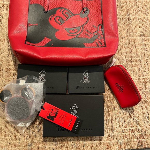NWT! Coach MM Disney Tote 6 set! Choose the wristlet you want! - Picture 13 of 13